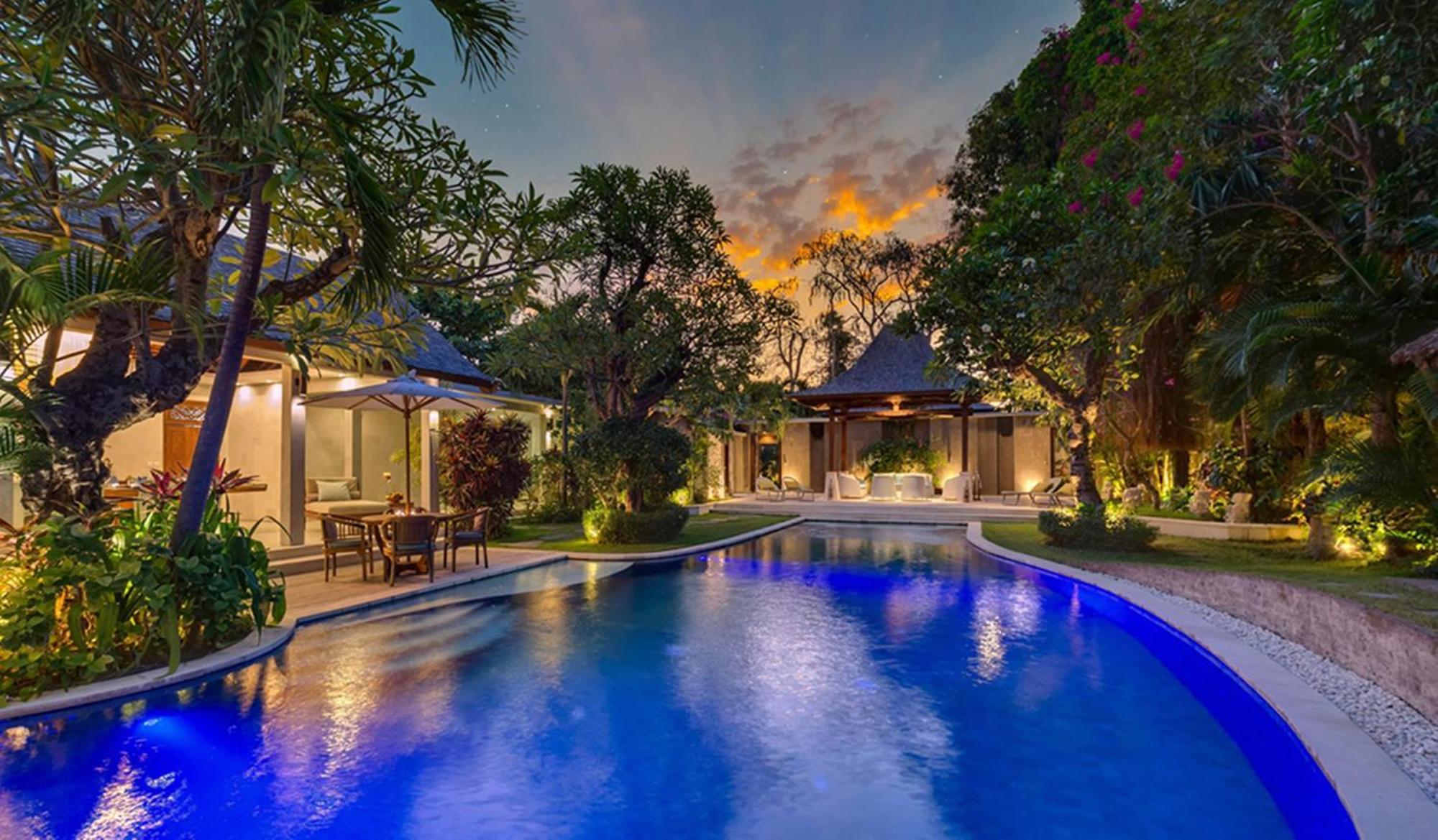 Lataliana Seminyak Villa Ngoại thất bức ảnh
