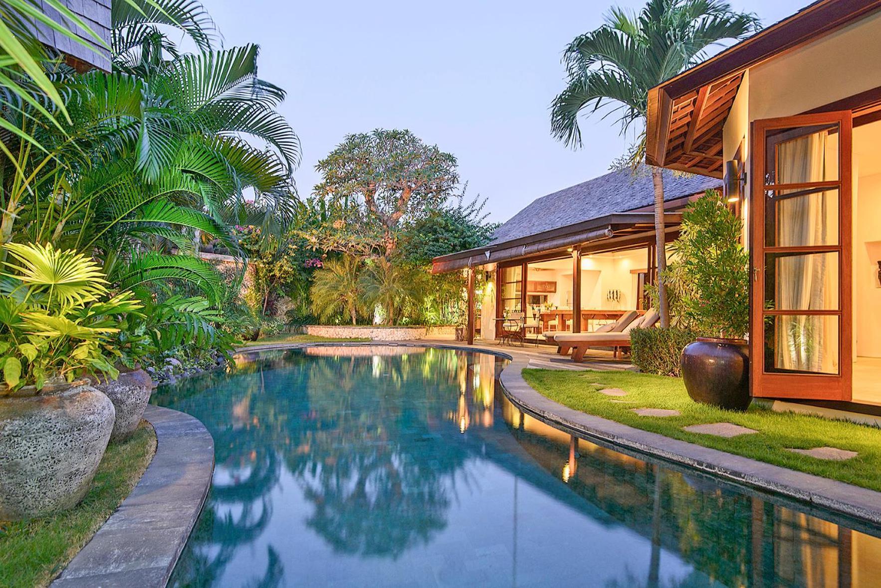 Lataliana Seminyak Villa Ngoại thất bức ảnh